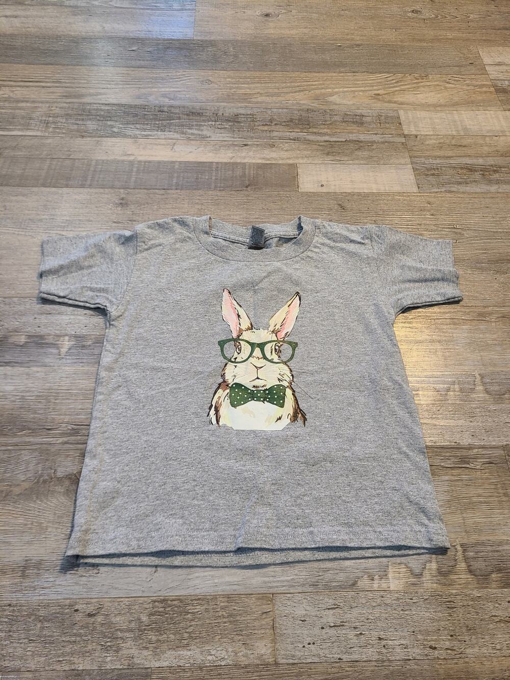 Gildan 4t unisex bunny printed gray tee